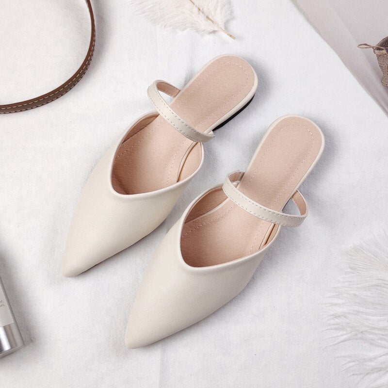 Geumxl Designers spring and summer 2023 new faux leather women's flat sandals with pointed toes fashion trend slippers