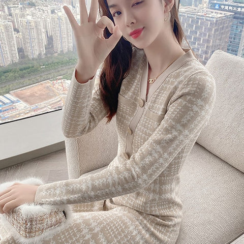 Geumxl Vintage Button Plaid Sexy Sweater Woman Dress Elegant Korean Evening Long Sleeve V-Neck Maxi Dresses For Women Party Autumn 2022