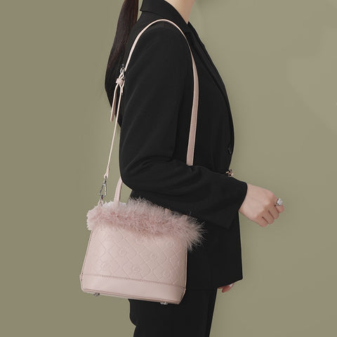 Geumxl Back to School Fashion Faux Fur Women's Plush Bucket Bag Sweet Ladies Portable Crossbody Bags Casual Daily Female Handbags Purse Shoulder Bags