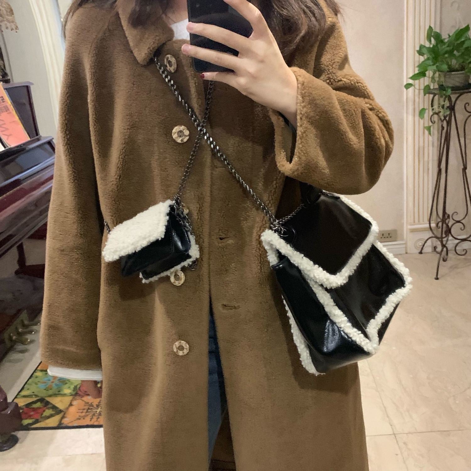 Geumxl Fashion Design Women Plush Purse Handbags Winter Lamb Wool Female Furry Chain Shoulder Messenger Bags Luxury Ladies Casual Tote