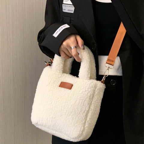 Geumxl Faux Lamb Wool Women's Small Bucket Bags Winter Fashion Ladies Plush Shoulder Crossbody Bag Soft Furry Purse Female Handbags