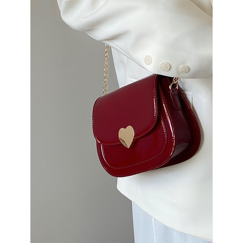 Geumxl Patent Leather Women's Love Heart Messenger Bag Retro Red Ladies Small Shoulder Bags Fashion Chain Female Saddle Bag Handbags